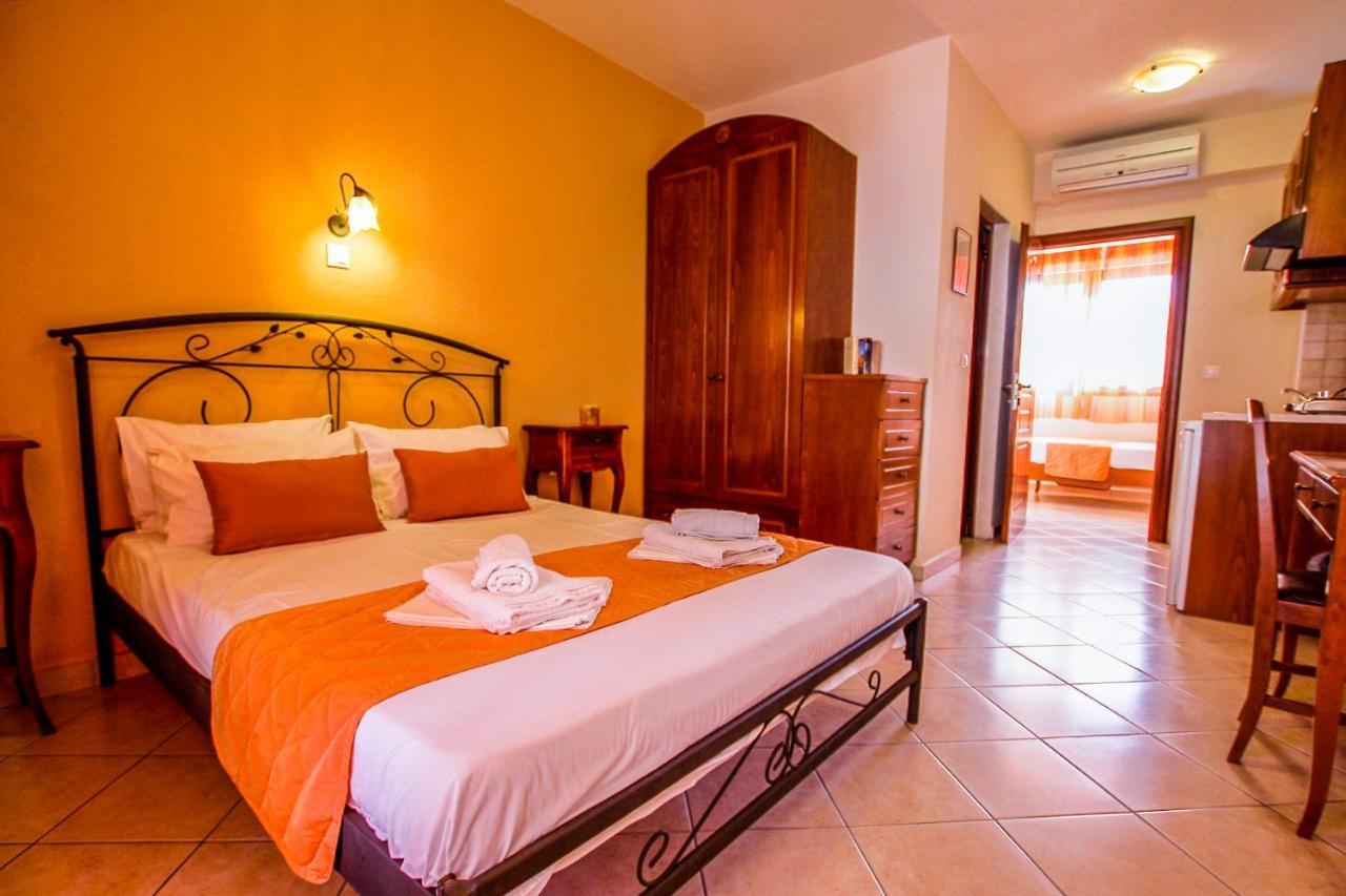 Xenonas Apollon Aparthotel Sarti Bagian luar foto